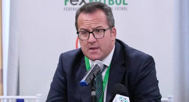 El extremeño Merchán retira su candidatura y el duelo será entre Gomar y Louzan
