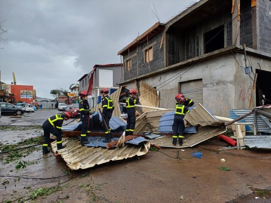 El devastador paso del ciclón Chido deja cientos de muertos por el archipiélago francés de Mayotte

