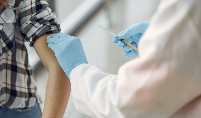 Sanidad inmuniza a más de 23.000 menores frente al VRS para prevenir los casos de bronquiolitis
