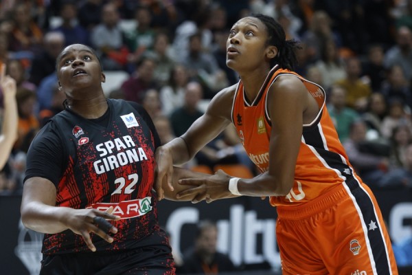 La Fonteta impulsa la remontada taronja ante Spar Girona