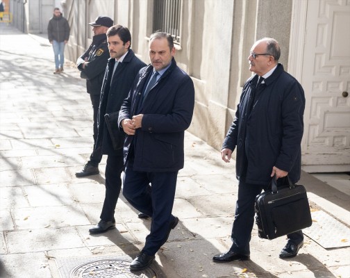 El juez que investiga a Ábalos mantiene su decisión de dejar en manos del PP la acusación popular