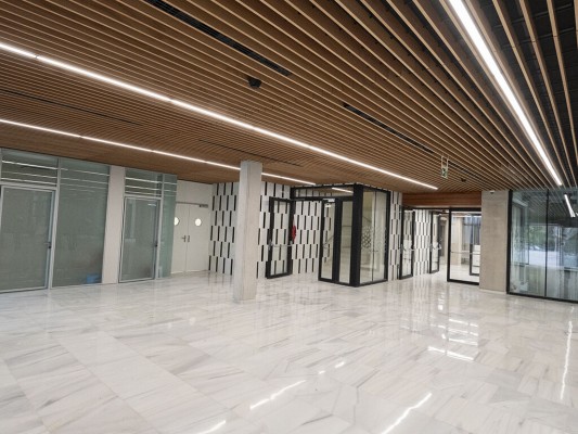 Terminan las obras del edificio de Consultas Externas del Hospital Clínico de València 