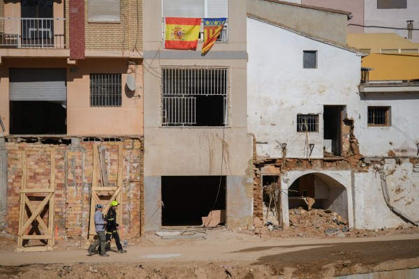 El PIB de la Comunitat caerá dos décimas en 2025 por la Dana pero repuntará con fuerza en 2026