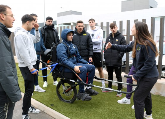 El CEU de Castellón forma a sus alumnos del grado de Ciencias del Deporte en montañismo inclusivo