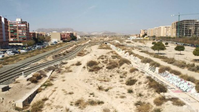 Alicante costea el primer pago millonario por el futuro Parque Central: 2,7 millones de 12 en total