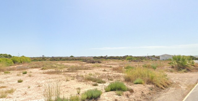 Una firma de Orihuela proyecta construir un establecimiento hotelero con gasolinera en El Altet 