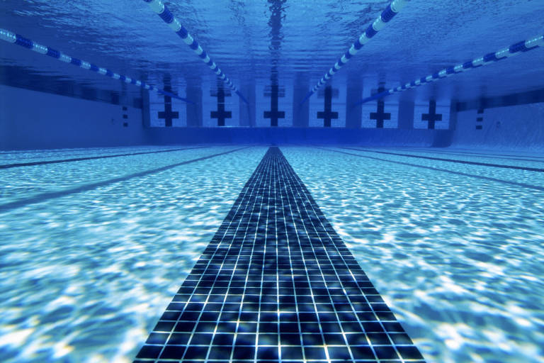 Fluidra se tira a la piscina... de madera con la compra de la gala EGT Aqua