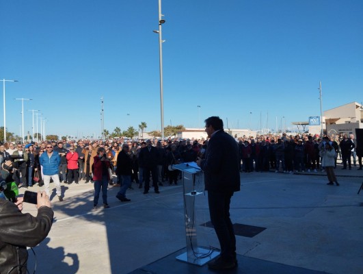 Las cofradías de Alicante se concentran contra la propuesta de la UE de reducir los días de pesca