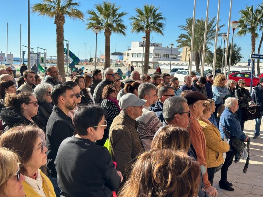 Las cofradías de Alicante se concentran contra la propuesta de la UE de reducir los días de pesca