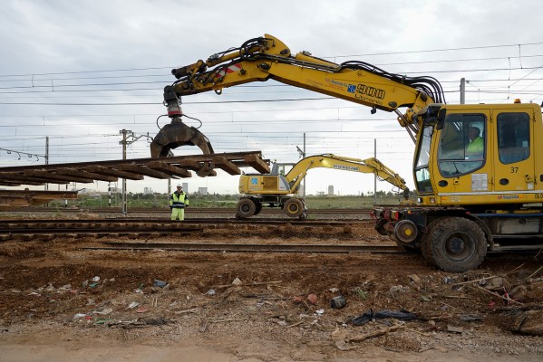 Siemens Rail, Rover y Comsa se llevan el grueso de los 53 millones en obras de emergencia de FGV