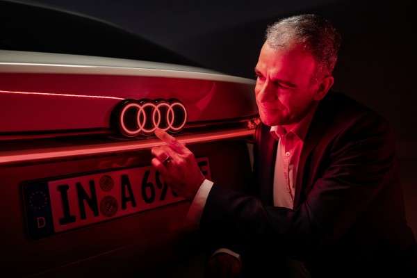 La tecnología y el diseño de iluminación se dan la mano en el nuevo Audi A6 e-tron
