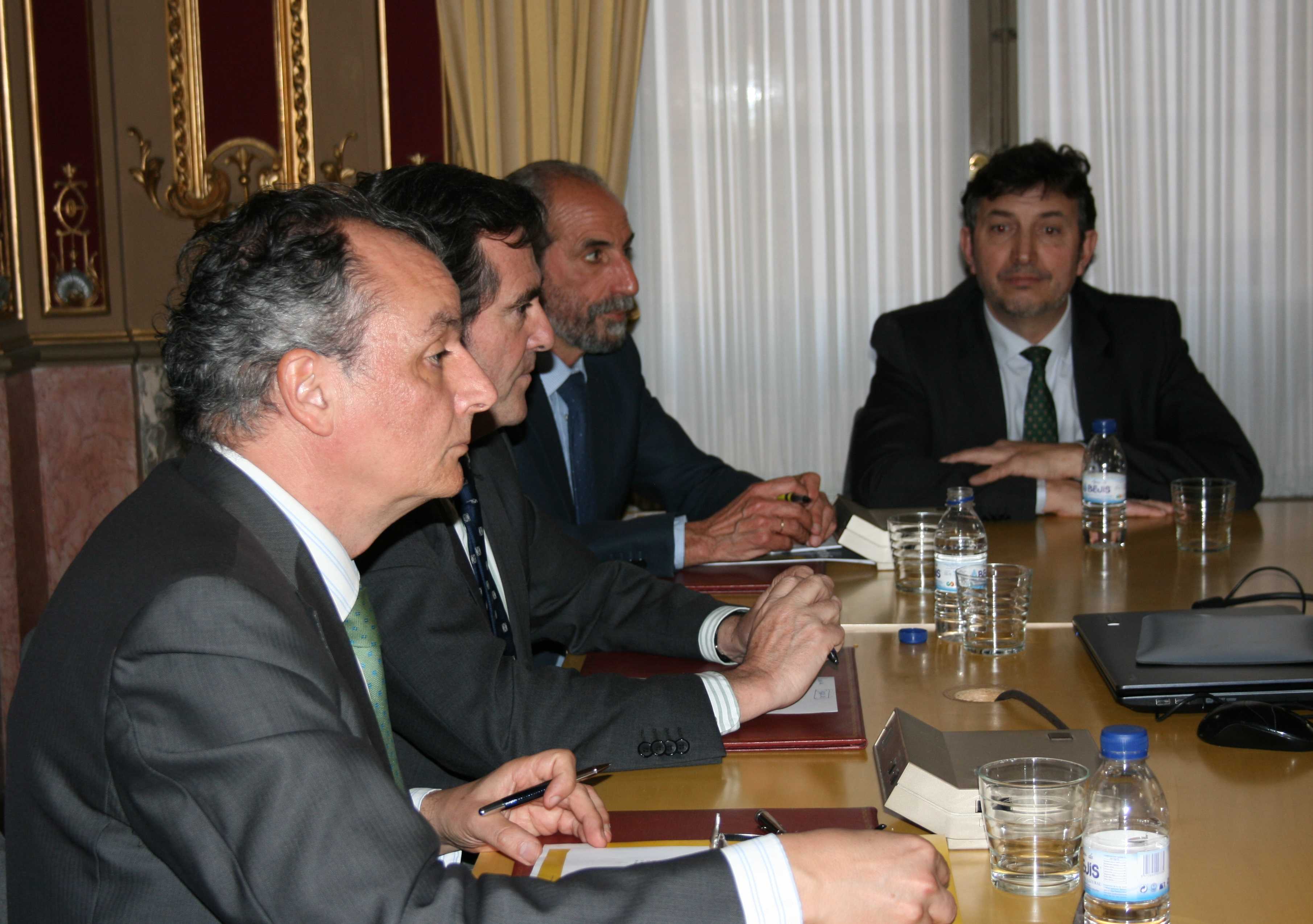 Corell y Burdeos, únicos 'supervivientes' entre los vocales de la patronal en el pleno de Cámara Valencia