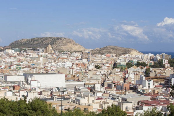 La 'foto' de los pisos turísticos en Alicante: 4.108, concentrados en Centro y Playa y 'sin tensión'
