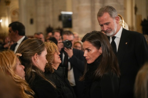 Los reyes arropan a familiares de las víctimas de la Dana en la misa funeral de Valencia

