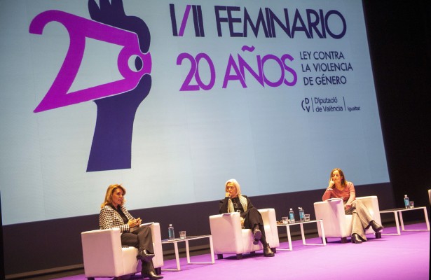 Enguix abre el Feminario instando a cambiar 