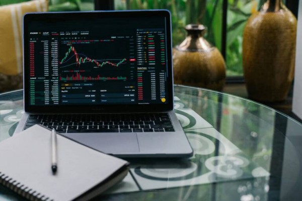 Cuatro temas clave para la bolsa mundial en 2025