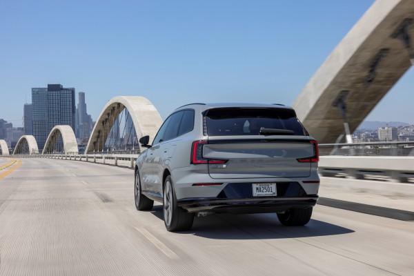 El nuevo Volvo EX90 totalmente eléctrico ya está disponible en las instalaciones de Auto Sweden y Vedat Valencia