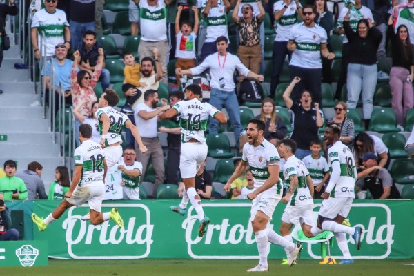 'Sei bella come un gol al 90!'