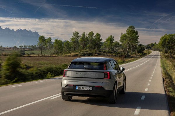 El SUV Volvo EX30 totalmente eléctrico recibe la puntuación máxima de
cinco estrellas en las pruebas de seguridad de Euro NCAP más recientes