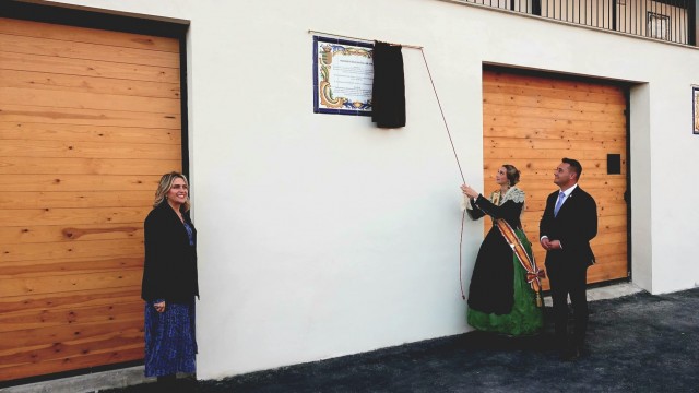 El Ayuntamiento de Alquerías y la Diputación inauguran la plaza de España tras invertir 300.000 €