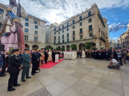 Barcala ensalza la solidaridad con los afectados por la dana durante la celebración de San Nicolás

