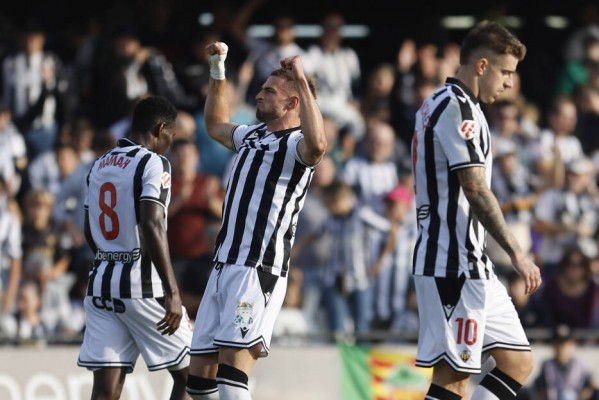 El Castellón, con lo justo ante el Albacete por las lesiones: Schreuder tendrá seis bajas