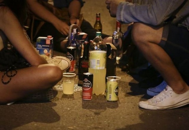 La Comunitat Valenciana, la que más alcohol bebe; Extremadura, donde más tabaco y cannabis se fuma