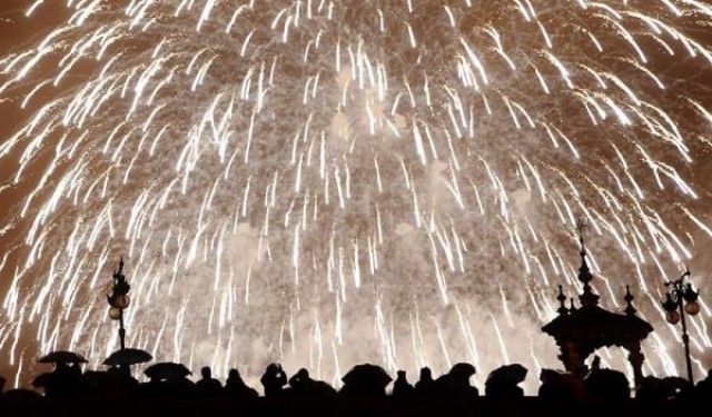 Fuegos artificiales y mascletaes para esparcir cenizas de difuntos por 500 €
