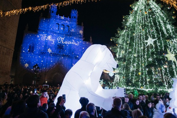 Castelló enciende la Navidad con luz, música y un emotivo homenaje a las víctimas de la Dana