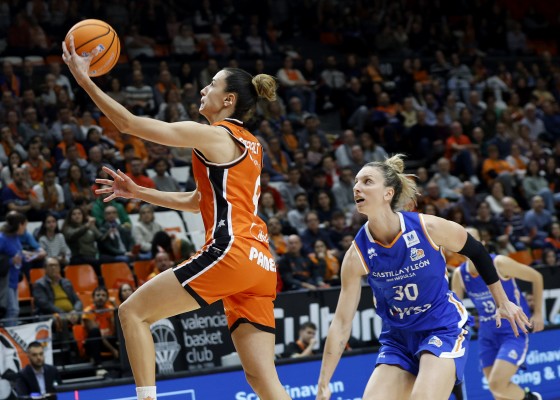 Perfumerías Avenida corta la racha de Valencia Basket
