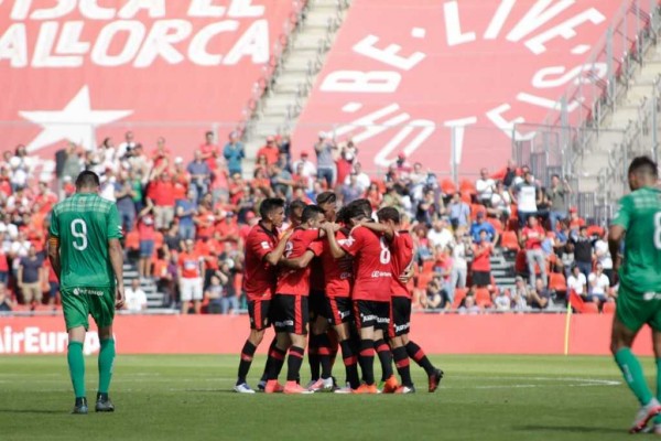 Cuatro de las cinco derrotas a domicilio del Cornellà lo han sido ante rivales directos