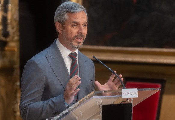 El PP mantiene su postura migratoria tras la amenaza de Vox sobre presupuestos autonómicos
