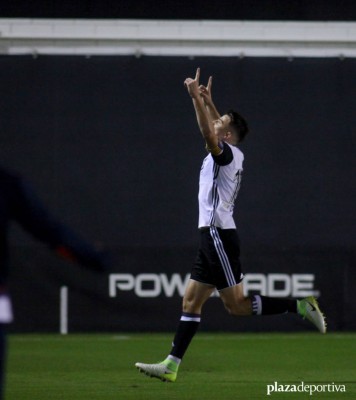 El Valencia Mestalla se lleva el derbi con goles de Jordi Sánchez y Fran Navarro