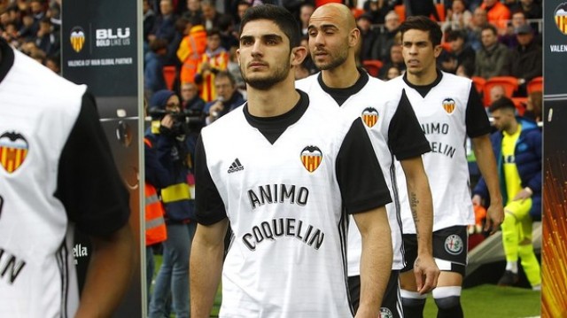 Jugadores del Valencia mandan un mensaje de ánimo a Coquelin tras su lesión