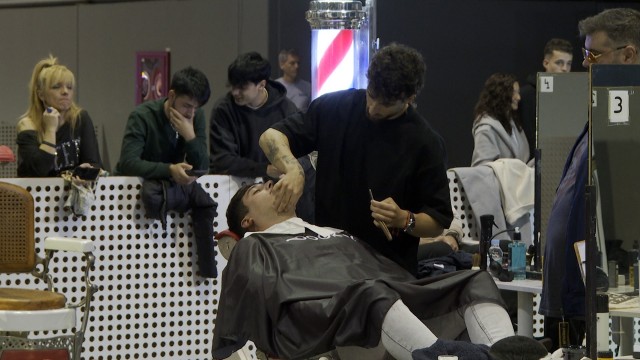 Una peluquería profesional se une en un show solidario que espera recaudar 200.000 euros para salones afectados por Dana

