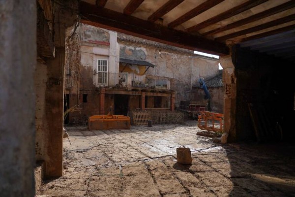 La Generalitat revisa y repara las instalaciones eléctricas dañadas por la Dana de más de 14.500 familias