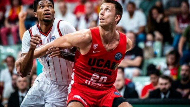 El internacional eslovaco Brodziasnky abandona la plantilla del UCAM Murcia CB