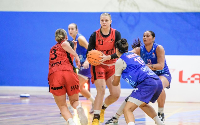 El Fustecma NBF Castelló sabe adaptarse mejor al ritmo del partido y gana al Barakaldo