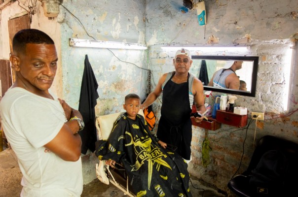 El unionense Emilio Hupe publica su primer fotolibro con imágenes de Cuba tomadas como turista