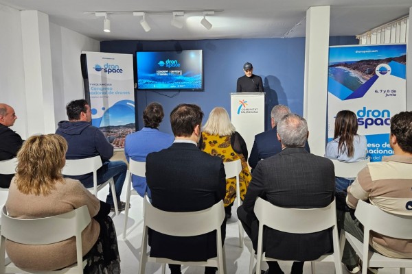 Oropesa del Mar presenta el I Congreso Nacional de Drones en Fitur 2025
