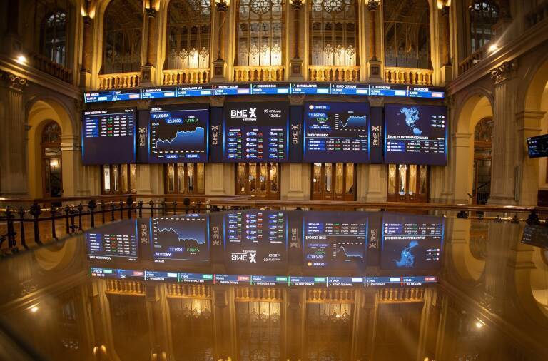 El Ibex 35 avanza un 0,5% en la semana, pero no logra superar los 12.000 enteros
