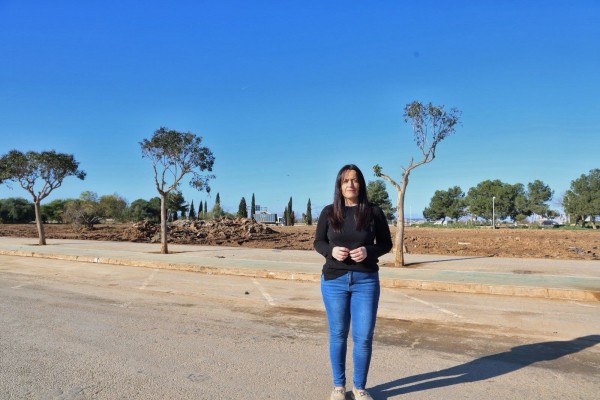 Catarroja vacía las campas de vehículos siniestrados por la Dana

