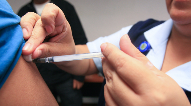 El 76% de los comentarios sobre vacunas en redes sociales son negativos