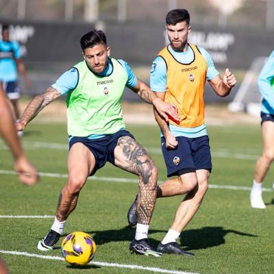 A entrenador nuevo... toca victoria en Oviedo