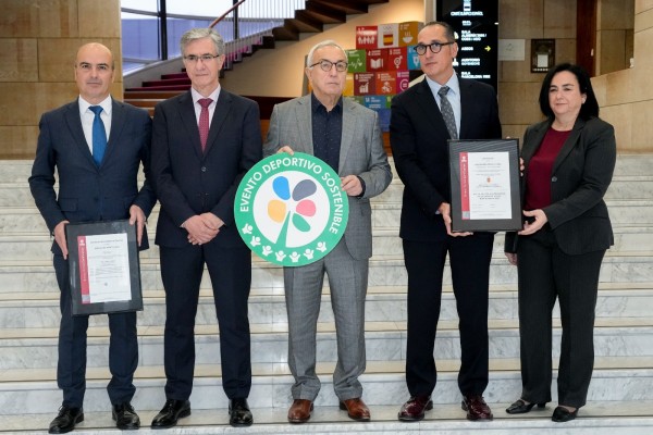 El COE entrega el Sello de Evento Deportivo Sostenible a la VCV - Volta a la Comunitat Valenciana