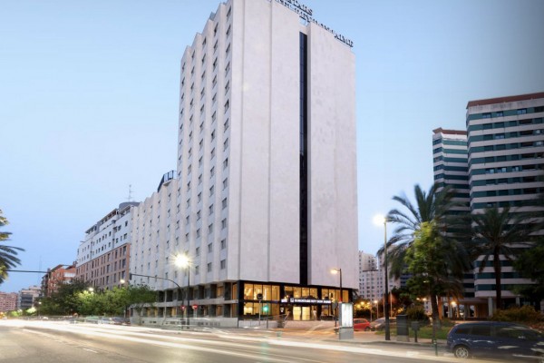 Atitlan vende el Rey Don Jaime y otros cinco hoteles a Bankinter