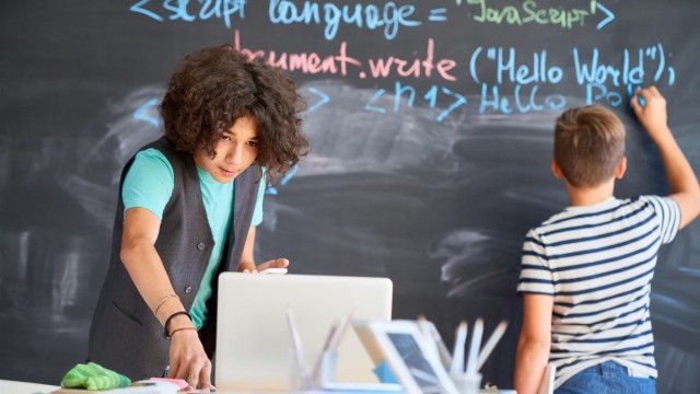 Ignite impactó en 2024 a más de 30.000 estudiantes y docentes a través de sus programas de actividades extraescolares 