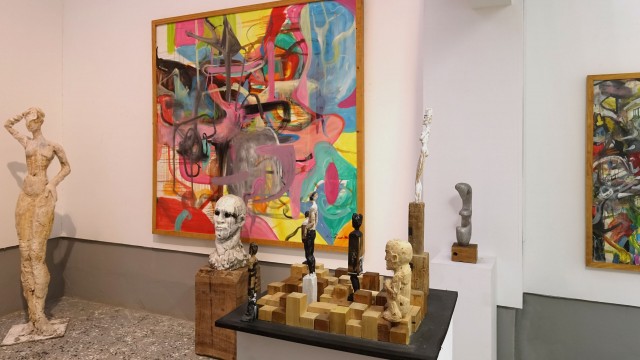 Pinturas y esculturas de Iván Planes dialogan en Progreso 80: 'Outside-in' o el arte como salvación