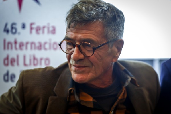 Guillermo Saccomanno, ganador del Premio Alfaguara de Novela con 'Arderá el viento'