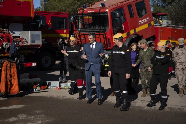 Sánchez acaba su visita a Valencia tras conocer unidades del Ejército y material de ayuda
